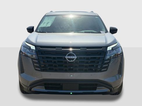 New 2026 Nissan Pathfinder Platinum FWD image 9
