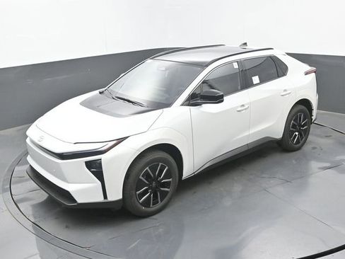 New 2026 Toyota bZ FWD image 30