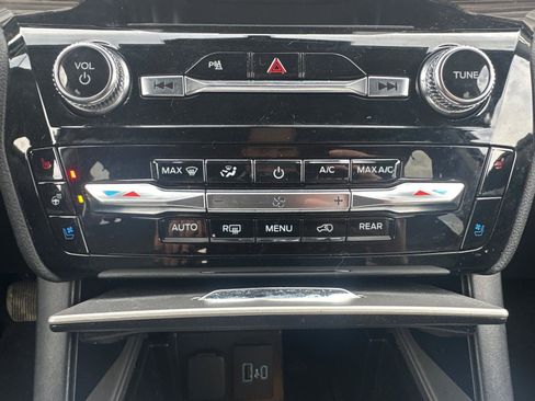 Used 2023 Ford Explorer Limited w/ Equipment Group 301A image 17