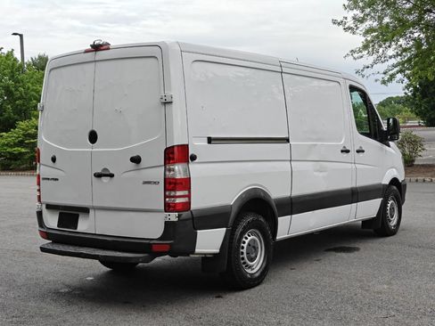 Used 2018 Mercedes-Benz Sprinter 2500 image 3