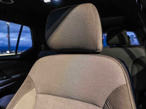Used 2023 Chevrolet Traverse LT FWD image 22