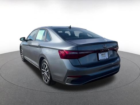 Used 2025 Volkswagen Jetta SE image 11