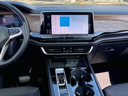 Used 2024 Volkswagen Atlas SE image 8