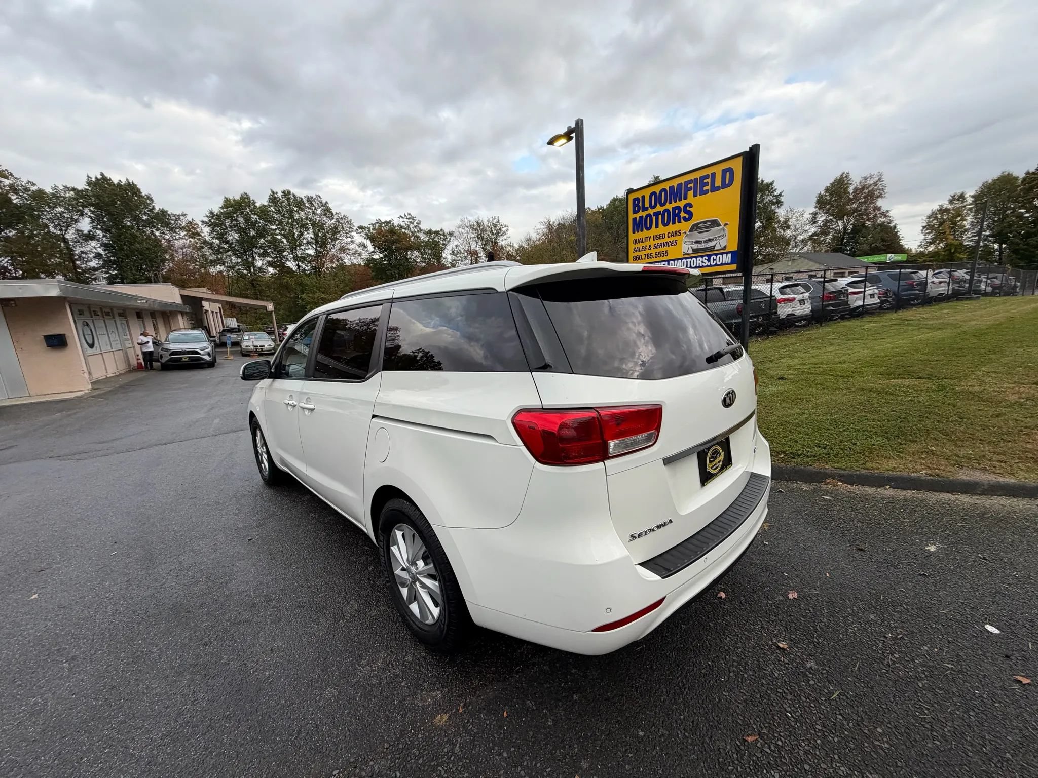 Used 2016 Kia Sedona LX w/ LX Essentials Premium Package FWD image 7
