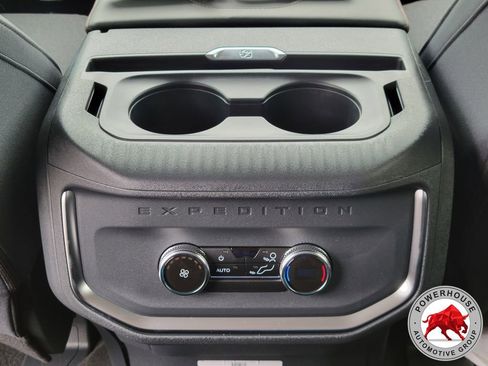 New 2025 Ford Expedition Active image 19