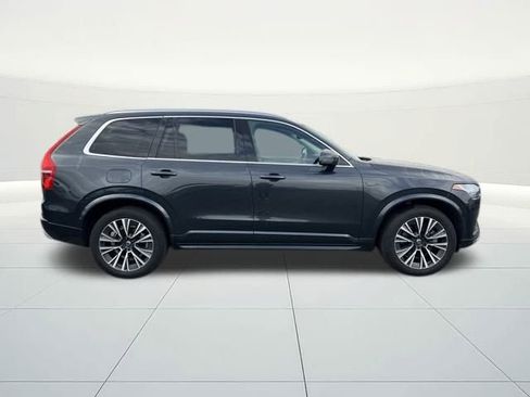 Used 2021 Volvo XC90 T5 Momentum w/ Protection Package Premier image 5