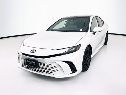 Used 2026 Toyota Camry XSE w/ Premium Plus Package FWD image 3