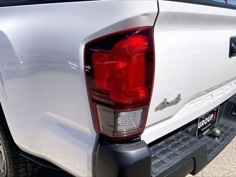 Used 2019 Toyota Tacoma SR image 27