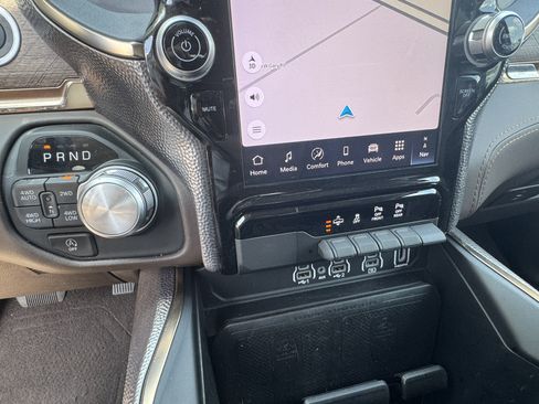 Used 2025 RAM 1500 Limited AWD/4WD image 32