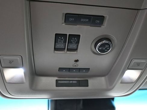 Used 2016 Chevrolet Suburban LTZ image 39