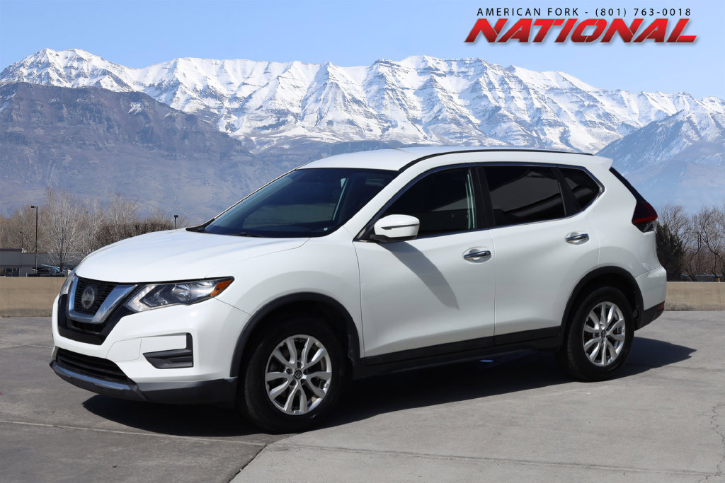 Used 2018 Nissan Rogue SV FWD image 1
