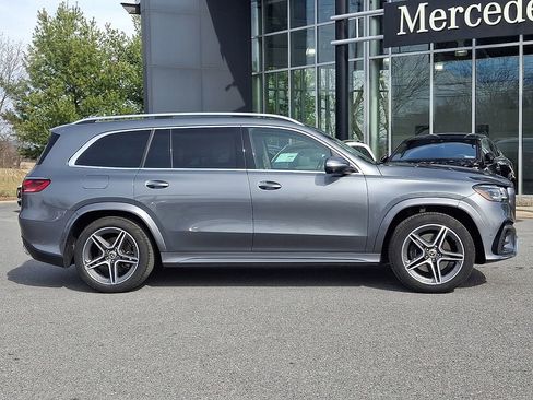Used 2024 Mercedes-Benz GLS 450 4MATIC image 10