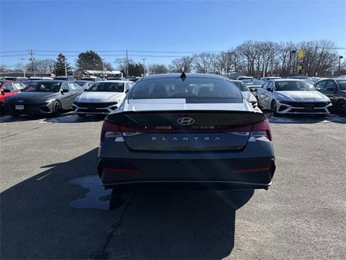 New 2026 Hyundai Elantra Sport image 4