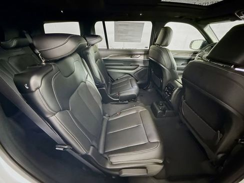 New 2025 Jeep Grand Cherokee L Limited image 28