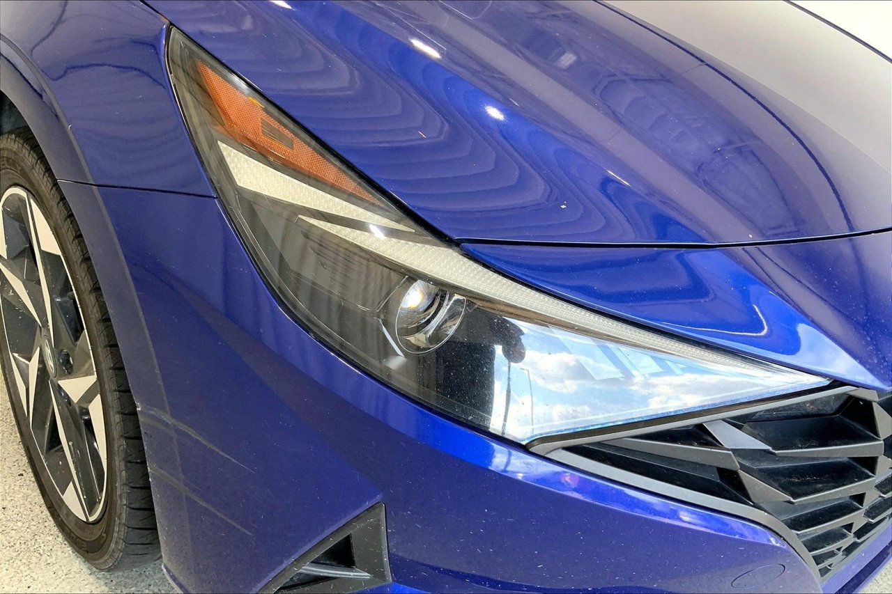 Used 2023 Hyundai Elantra SEL w/ Convenience Package FWD image 12