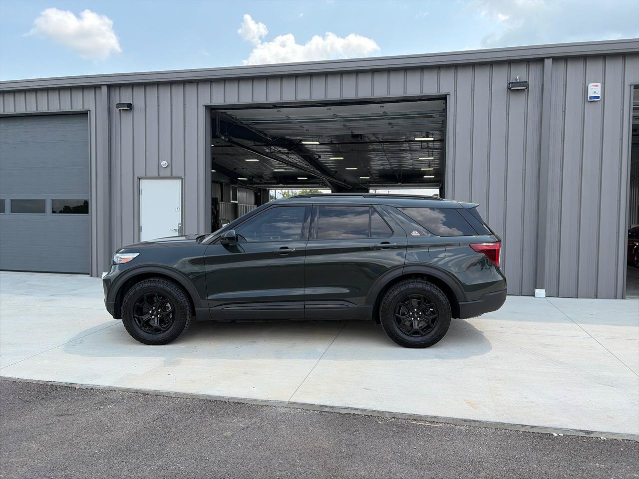 Used 2022 Ford Explorer Timberline AWD/4WD image 2