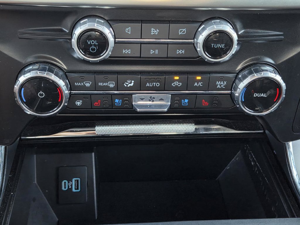 Used 2024 Ford F150 Lariat AWD/4WD image 28