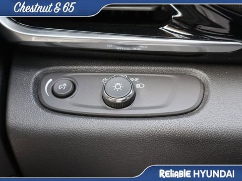 Used 2024 Buick Envista Sport Touring w/ Convenience I Package FWD image 33