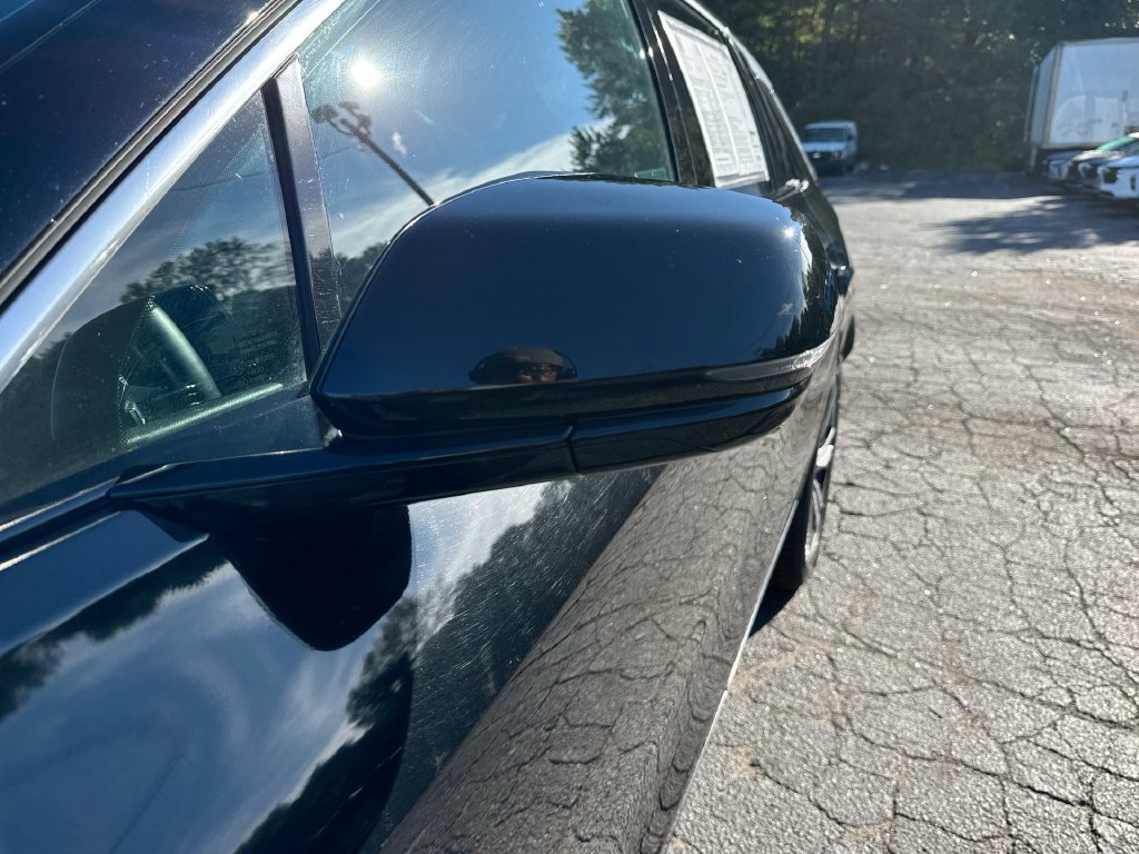 Used 2024 Cadillac Lyriq Luxury RWD image 11