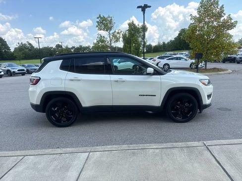 Used 2021 Jeep Compass Latitude w/ Sun and Sound Group FWD image 5