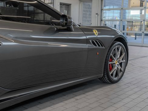 Used 2013 Ferrari California image 33