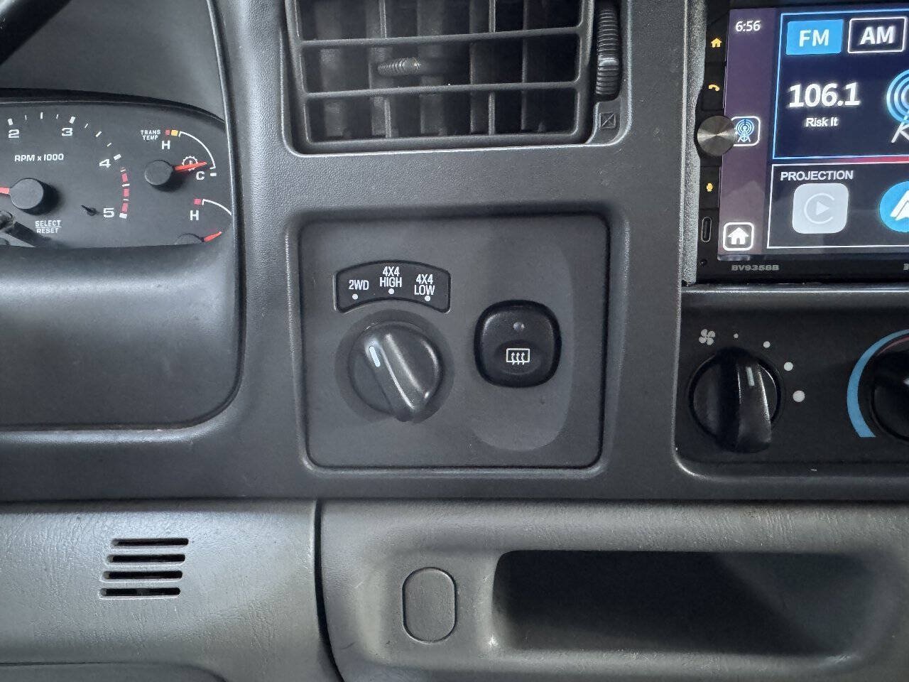 Used 2003 Ford Excursion XLT AWD/4WD image 37