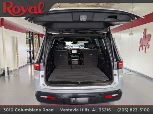 Used 2023 Jeep Wagoneer Series II image 13