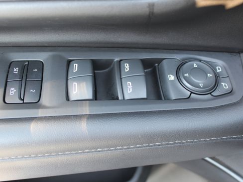 Used 2023 Chevrolet Suburban LT image 24