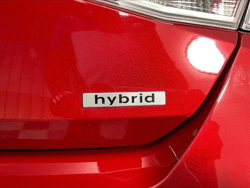 Used 2025 Hyundai Elantra Limited FWD image 23