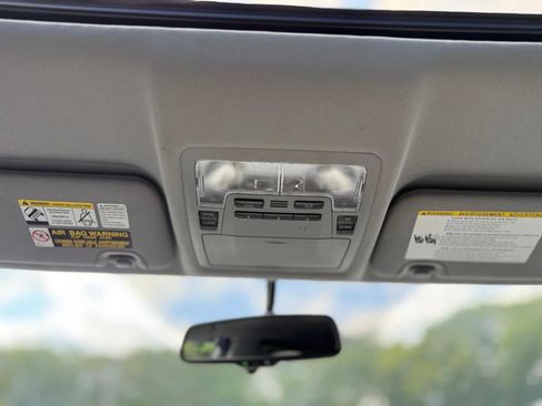 Used 2014 Toyota Highlander XLE AWD/4WD image 23