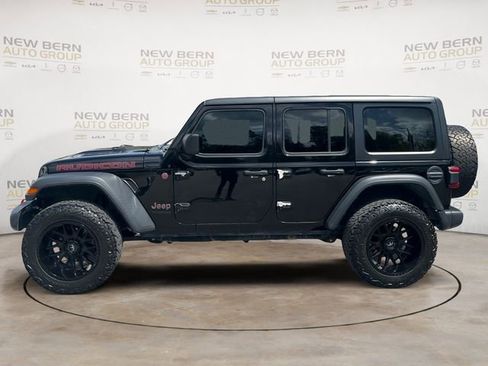 Used 2018 Jeep Wrangler Unlimited Rubicon w/ Safety Group AWD/4WD image 2