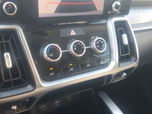 Used 2023 Kia Sorento LX image 24