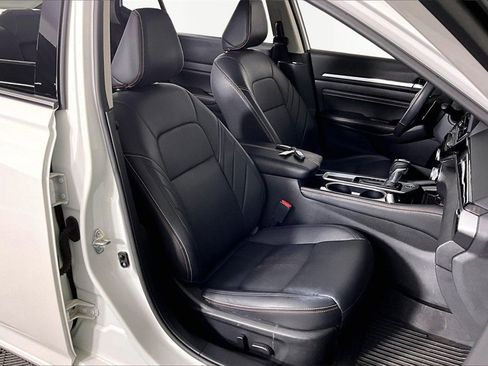 Used 2023 Nissan Altima 2.5 SR w/ SR Premium Package image 28