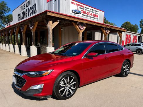 Used 2024 Chevrolet Malibu RS FWD image 1