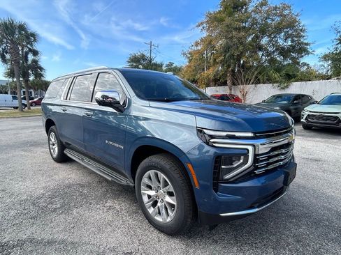 New 2026 Chevrolet Suburban Premier w/ Sun And Tow Package AWD/4WD image 9