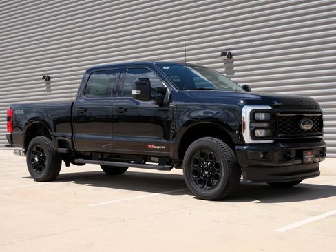 New 2026 Ford F250 Lariat w/ Black Appearance Package AWD/4WD image 1