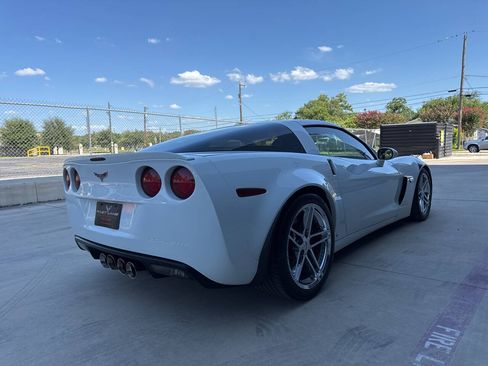 Used 2007 Chevrolet Corvette Z06 w/ Preferred Equipment Group RWD image 11