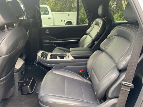 Certified 2025 Lincoln Navigator Reserve w/ Jet Appearance Package image 9