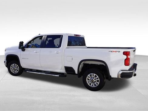 Certified 2025 Chevrolet Silverado 2500 LT w/ Convenience Package image 8