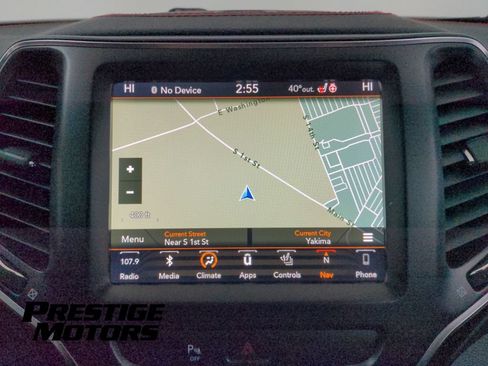 Used 2019 Jeep Cherokee Trailhawk w/ Cold Weather Group AWD/4WD image 23