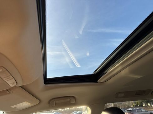 Used 2023 Nissan Armada SL image 41