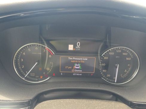 Used 2021 Cadillac XT5 Premium Luxury w/ LPO, Floor Liner Package FWD image 10
