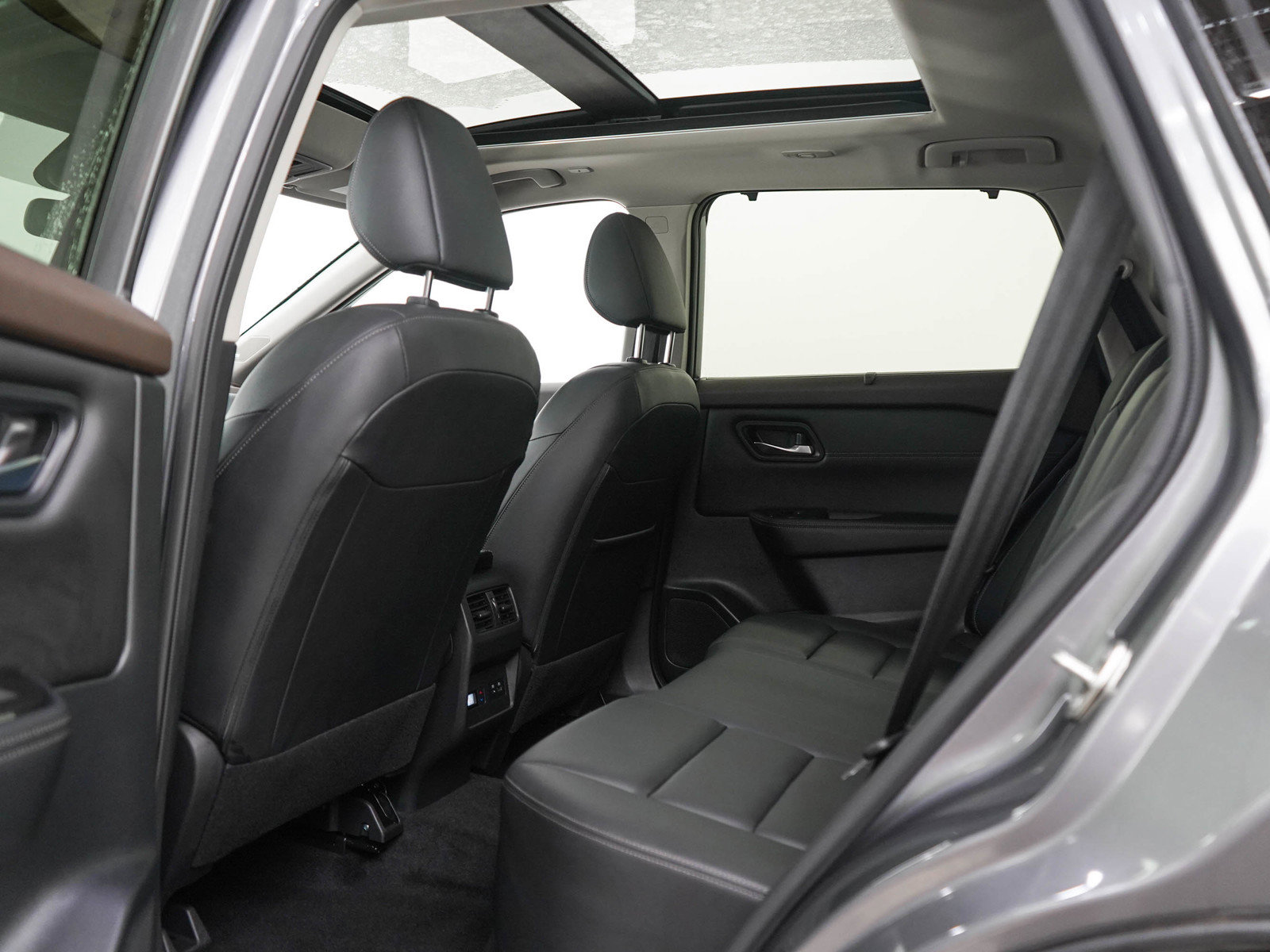 Used 2023 Nissan Rogue SL w/ SL Premium Package AWD/4WD image 18