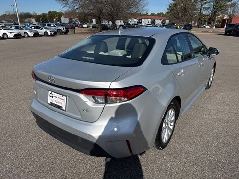 Used 2025 Toyota Corolla LE image 5