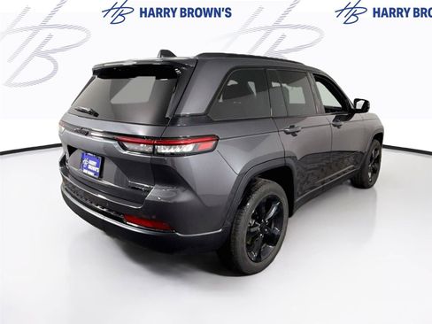 Used 2025 Jeep Grand Cherokee Limited w/ Black Appearance Package AWD/4WD image 28