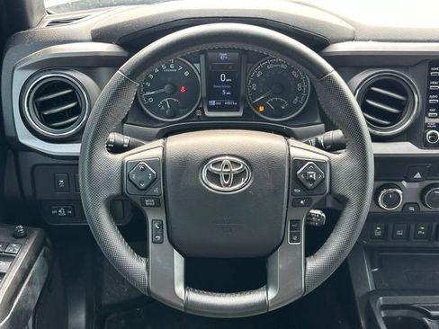 Used 2020 Toyota Tacoma TRD Off-Road w/ TRD Premium Off Road Package AWD/4WD image 12