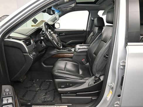 Used 2020 Chevrolet Suburban LT image 11