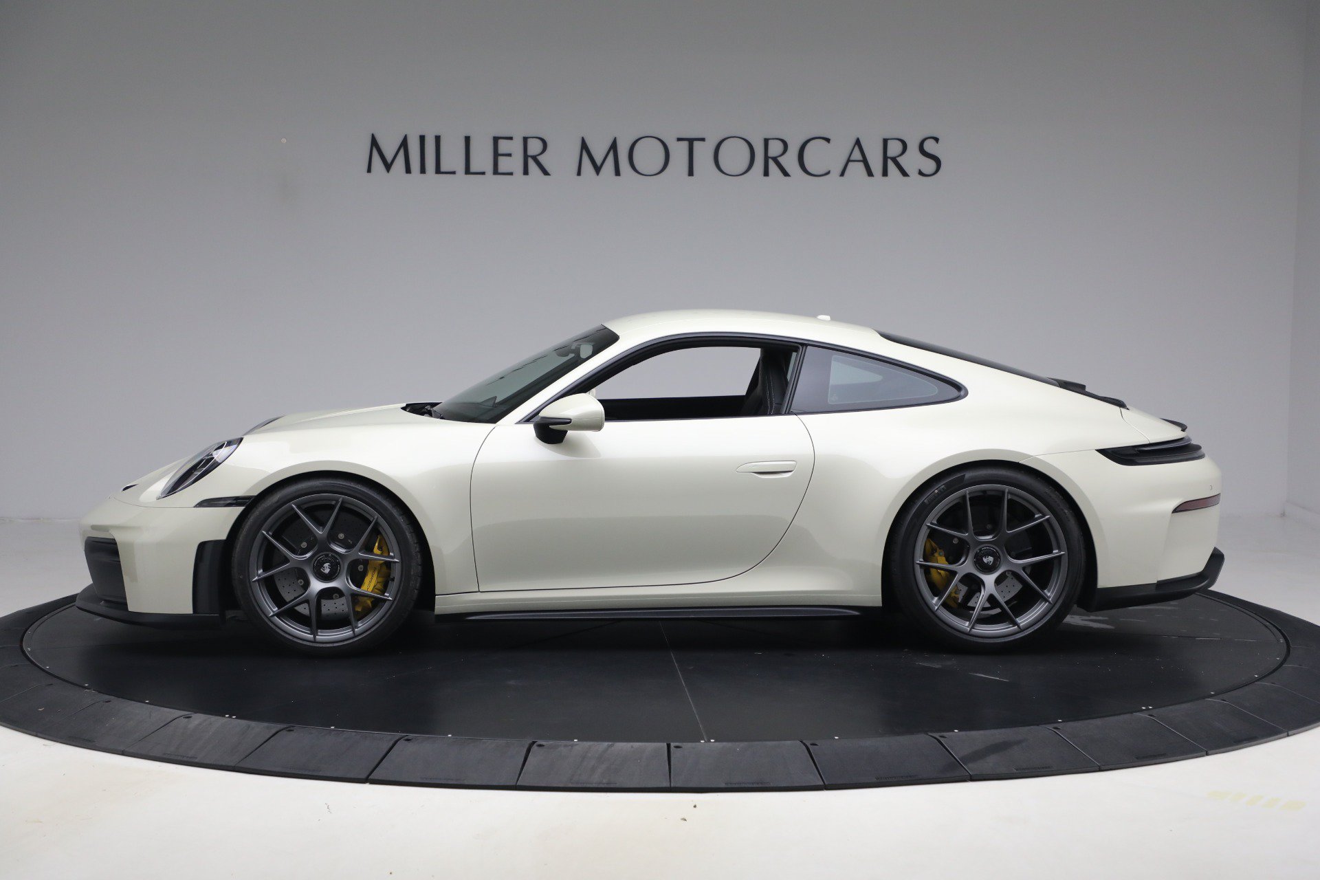 Used 2026 Porsche 911 GT3 RWD image 3