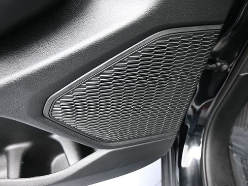 Used 2023 Jeep Grand Cherokee Limited w/ Black Appearance Package image 14