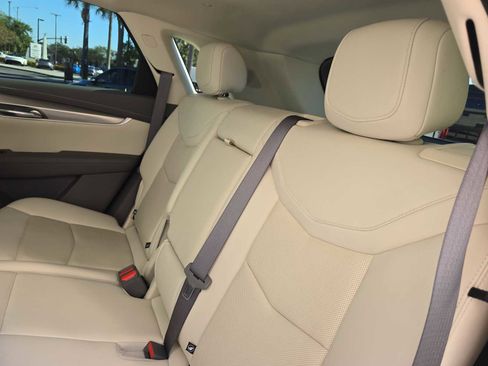 Used 2021 Cadillac XT5 Premium Luxury image 14